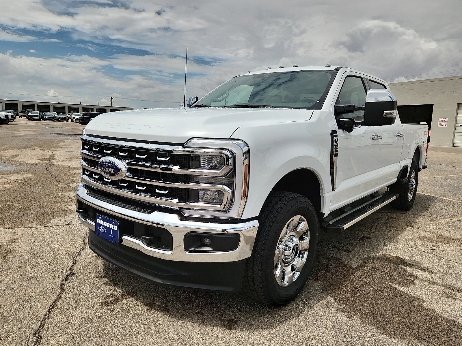 2026 Ford Super Duty F-250 SRW LARIAT