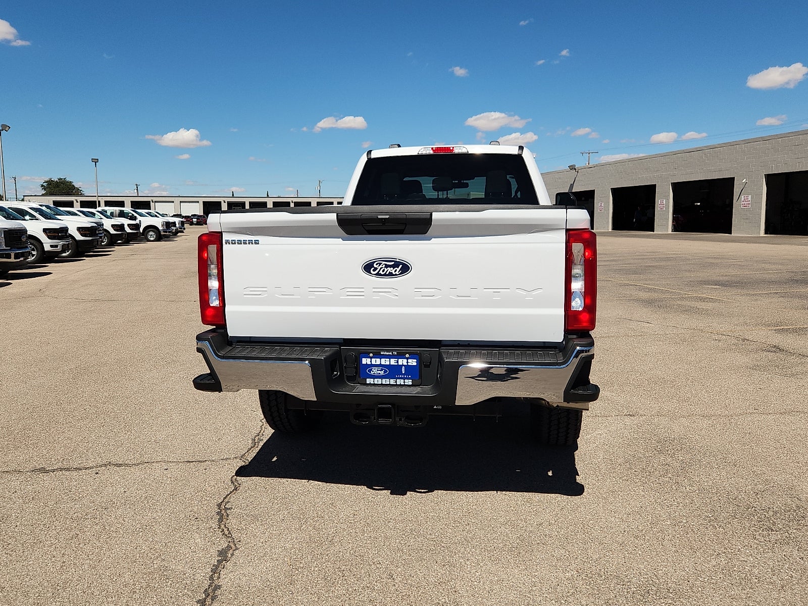 2027 Ford F-350SD XLT