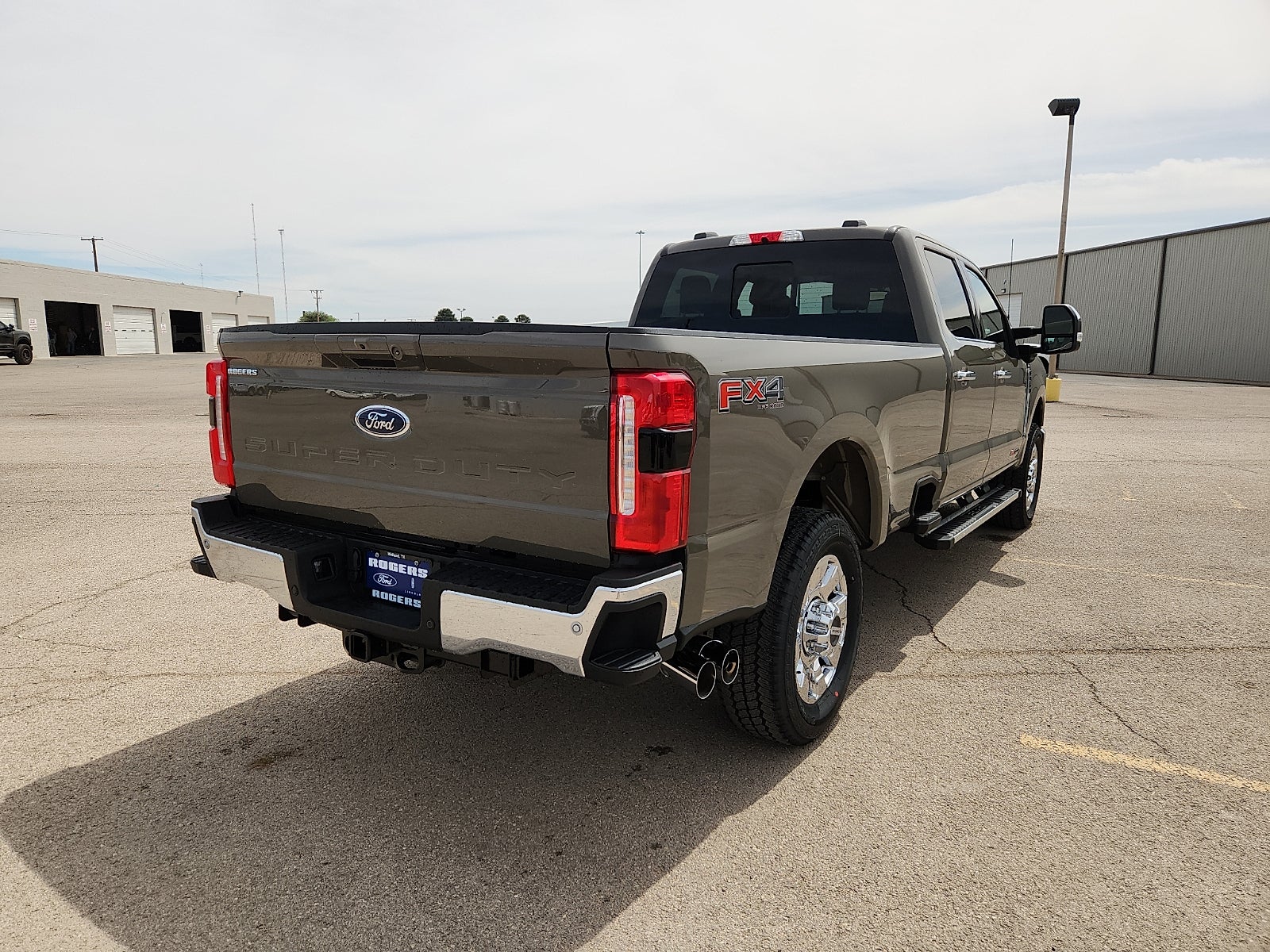 2026 Ford Super Duty F-350 SRW LARIAT