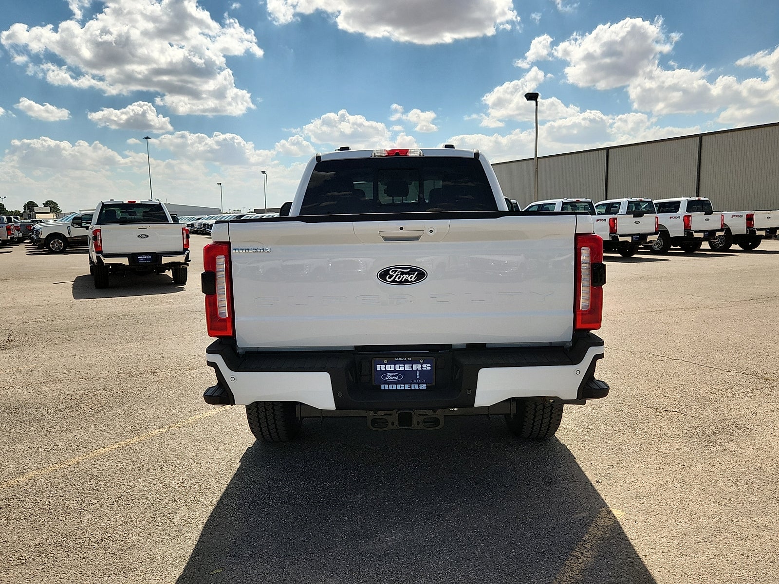 2027 Ford F-350SD Lariat