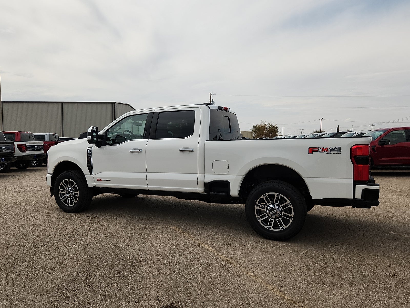 2027 Ford Super Duty F-350 SRW Platinum
