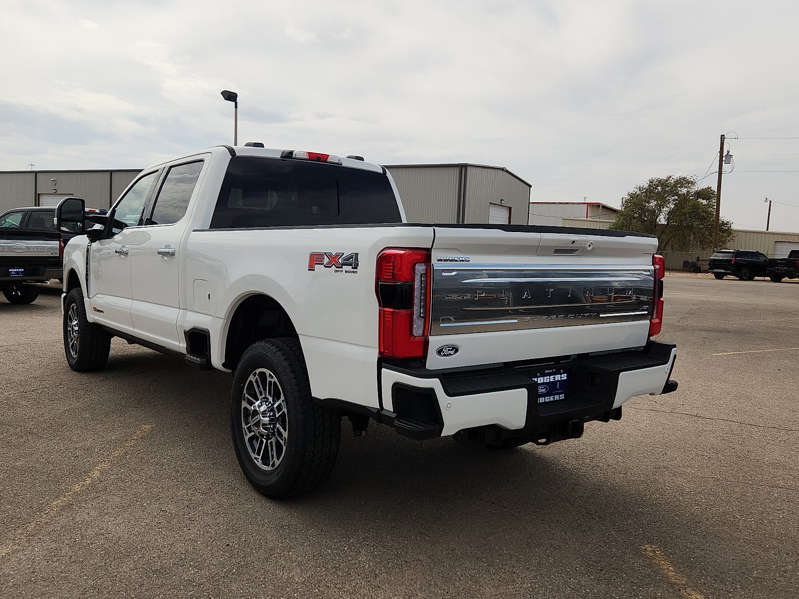 2027 Ford Super Duty F-350 SRW Platinum