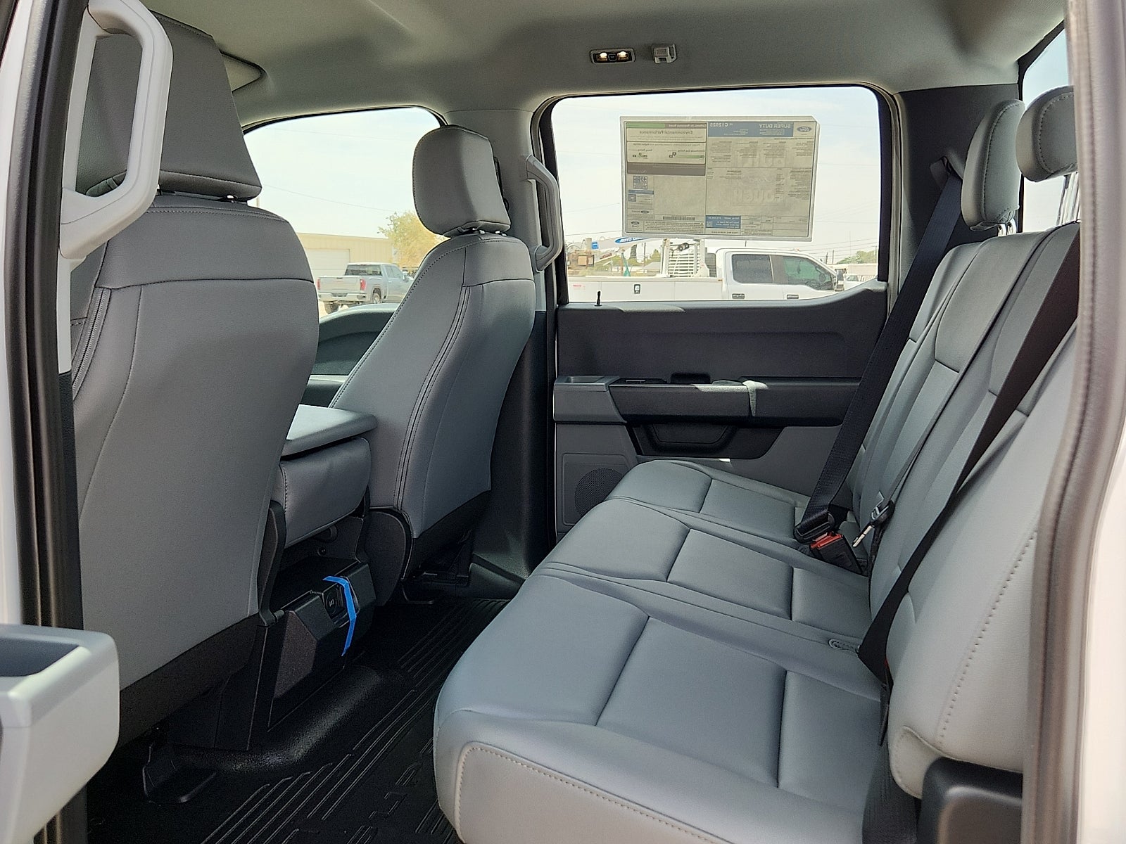 2027 Ford Super Duty F-350 SRW XL