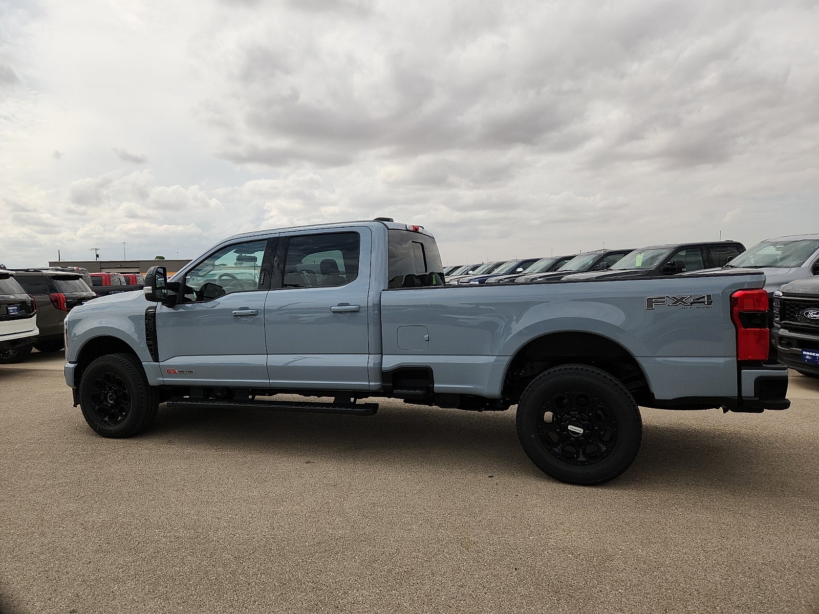 2027 Ford F-350SD Lariat