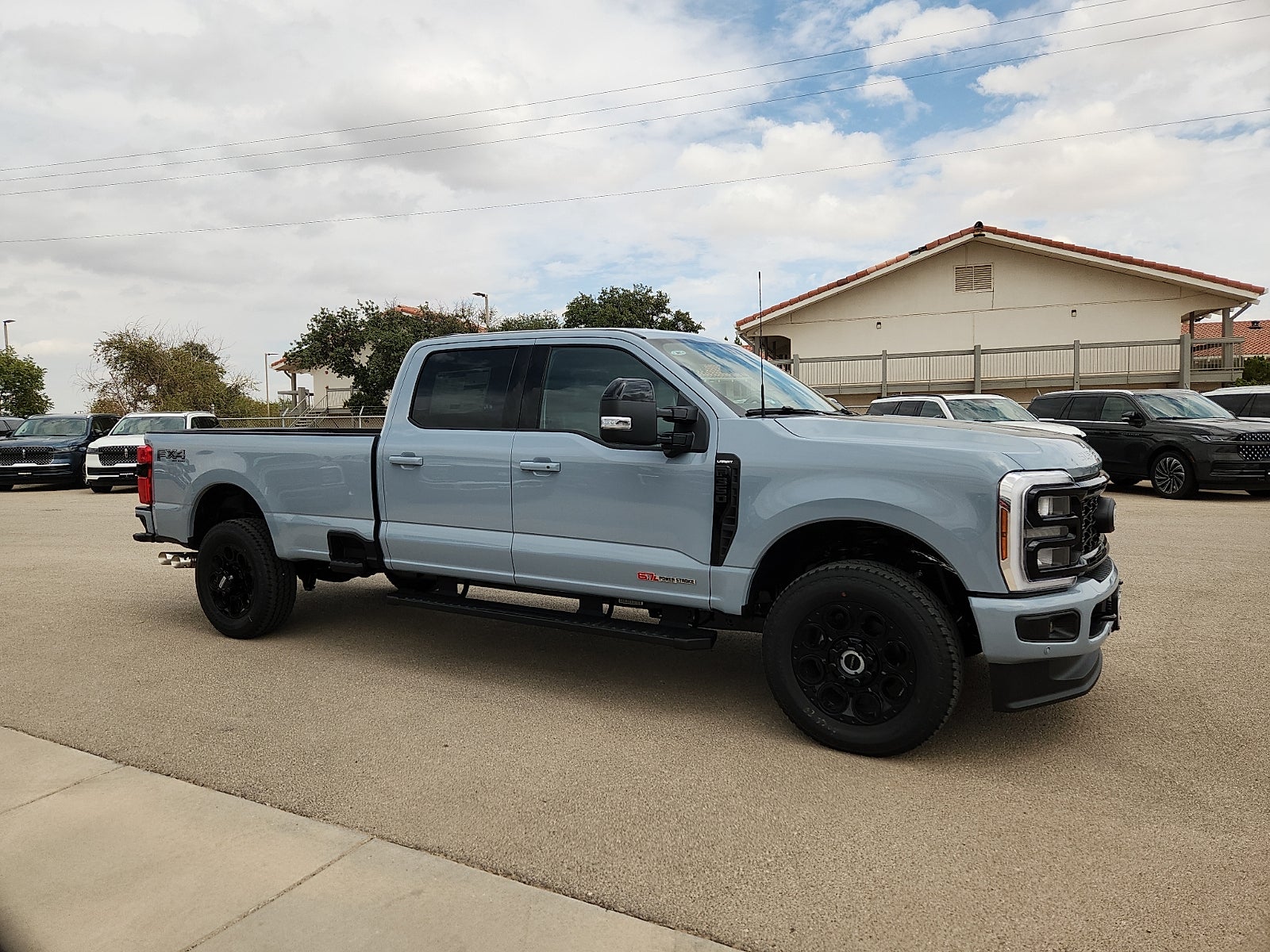 2027 Ford F-350SD Lariat