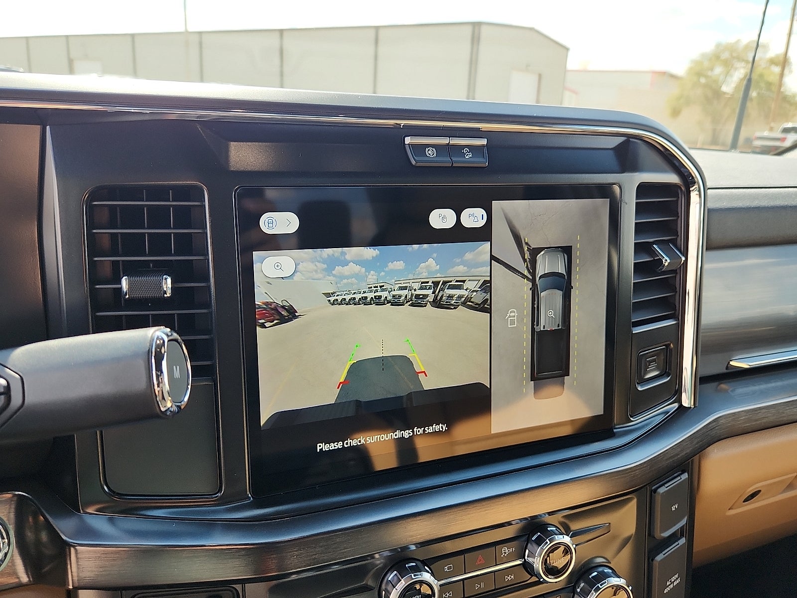 2027 Ford F-350SD Lariat