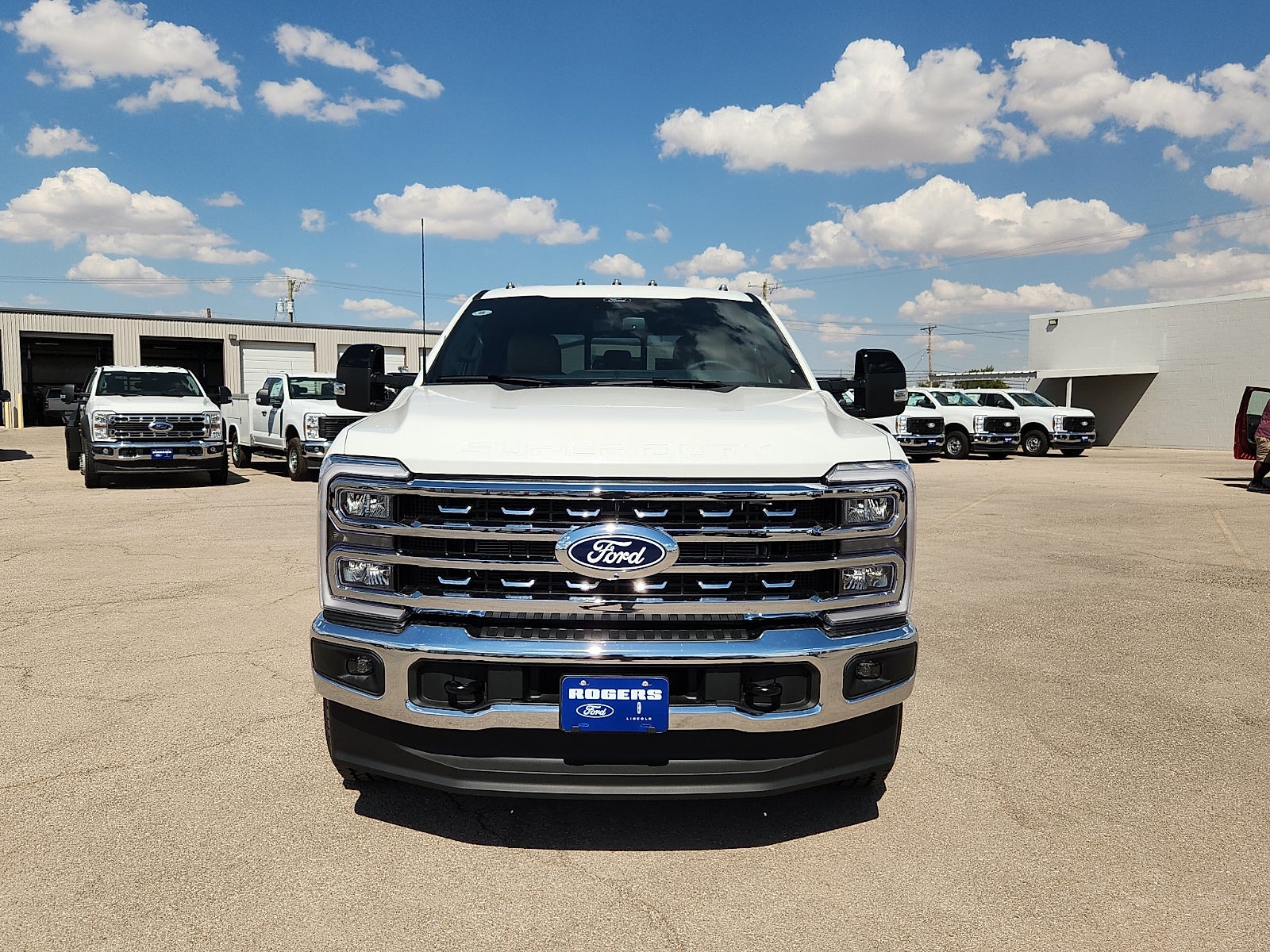 2027 Ford F-350SD Lariat
