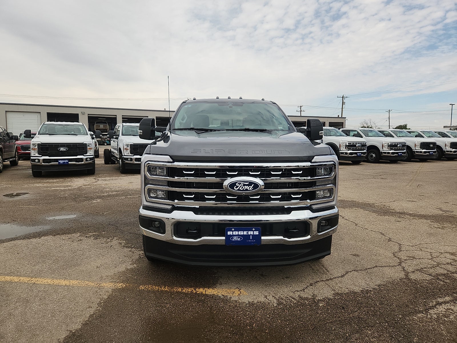 2027 Ford F-350SD Lariat