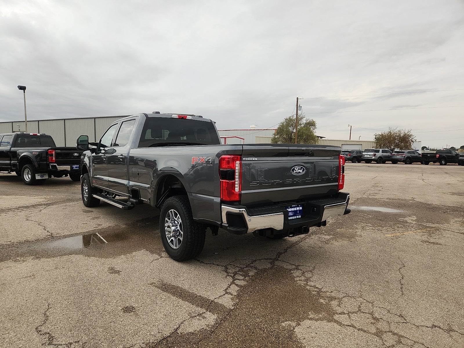 2027 Ford F-350SD Lariat