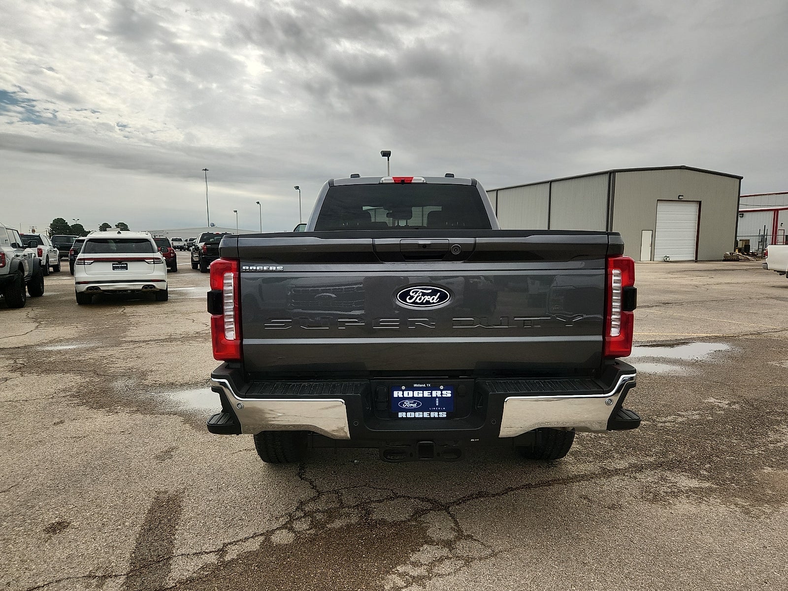 2027 Ford F-350SD Lariat