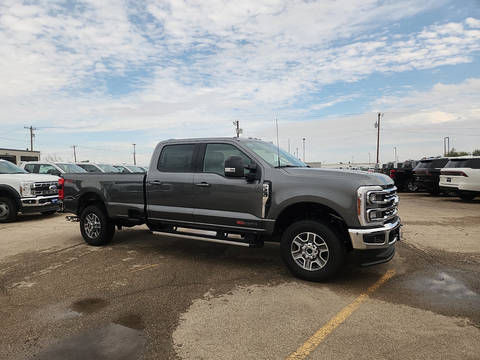 2027 Ford F-350SD Lariat