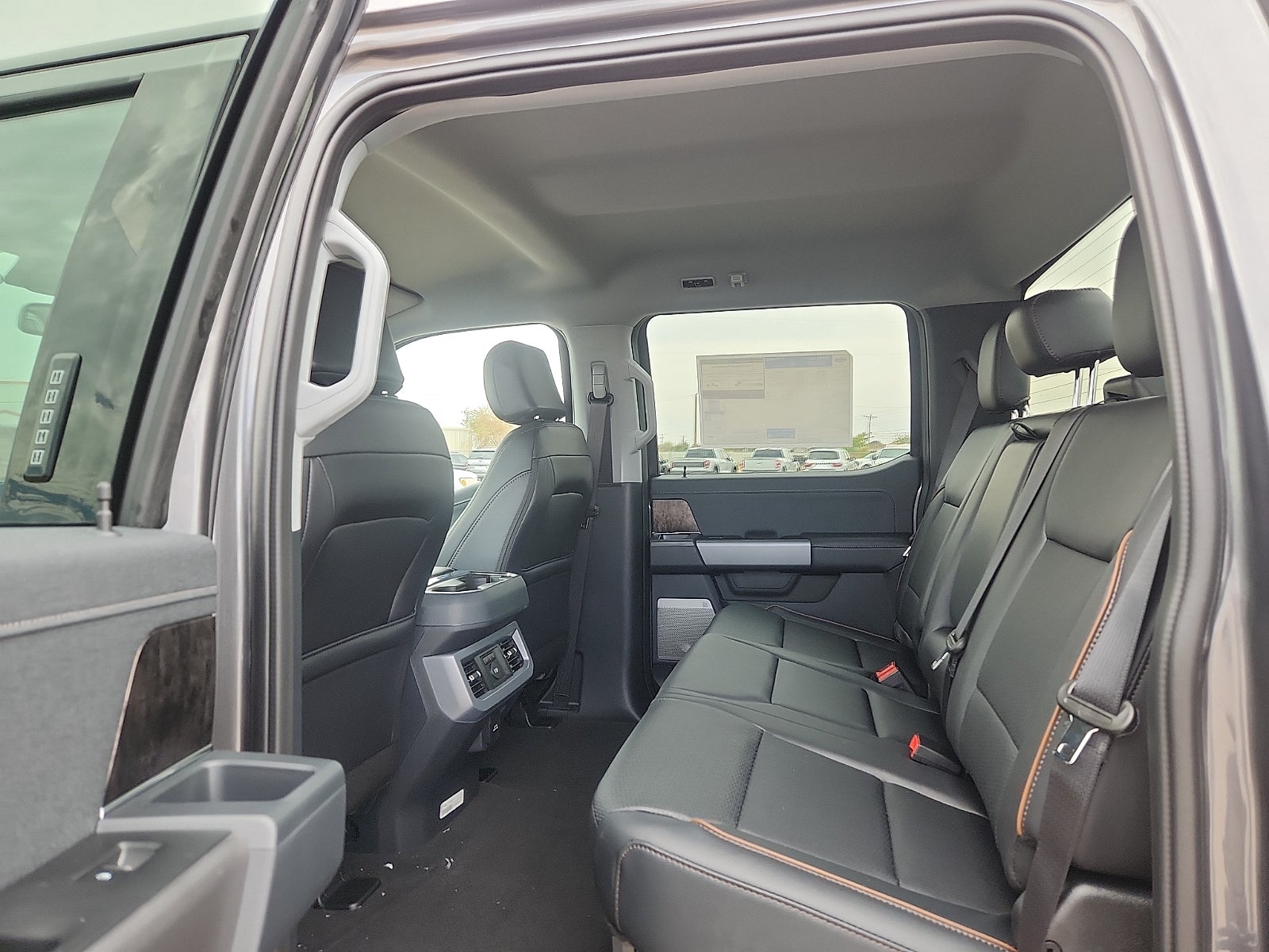 2027 Ford F-350SD Lariat
