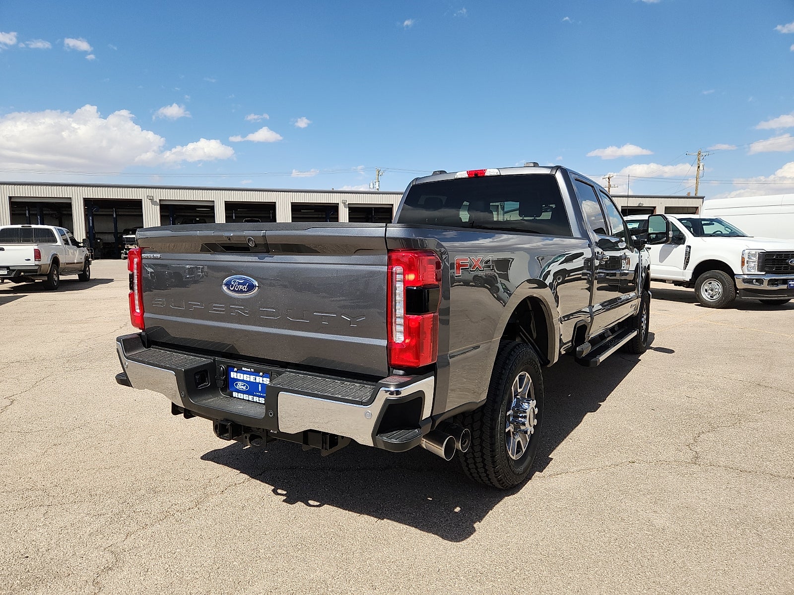 2026 Ford Super Duty F-350 SRW LARIAT