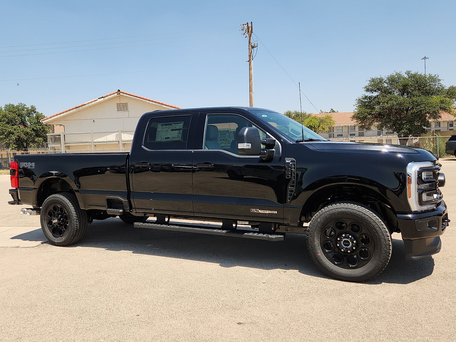 2026 Ford Super Duty F-350 SRW XLT