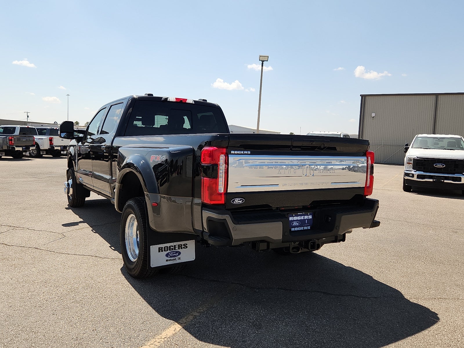 2027 Ford Super Duty F-350 DRW XL