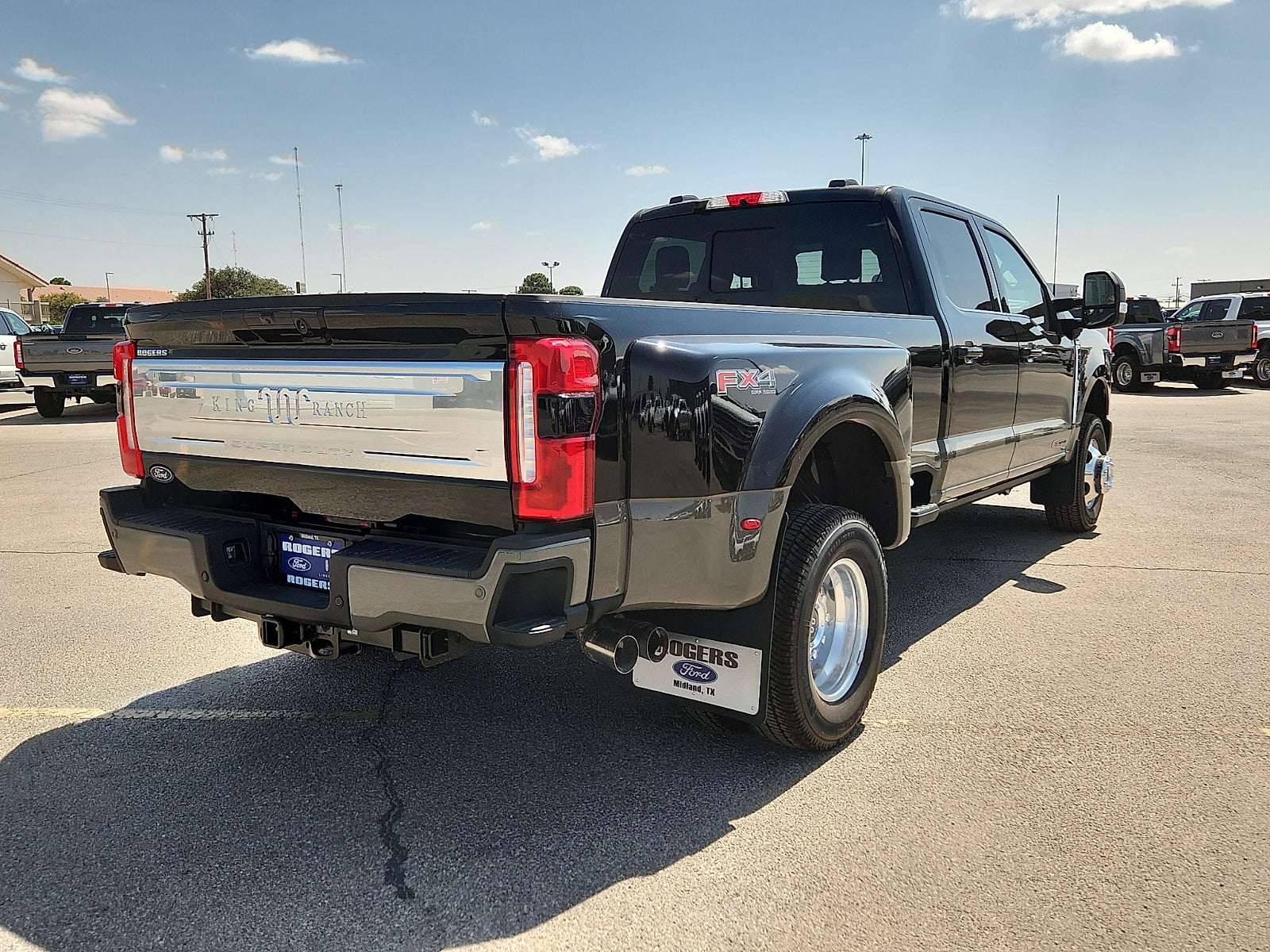 2027 Ford Super Duty F-350 DRW XL