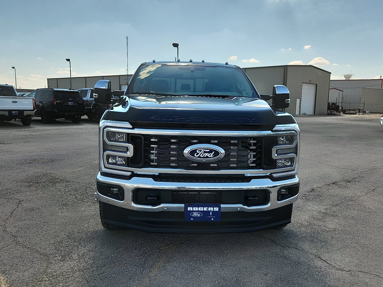 2027 Ford F-350SD Lariat DRW