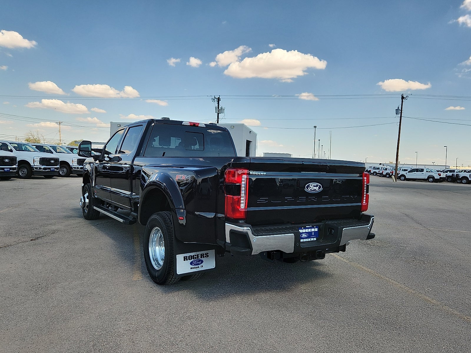 2027 Ford F-350SD Lariat DRW