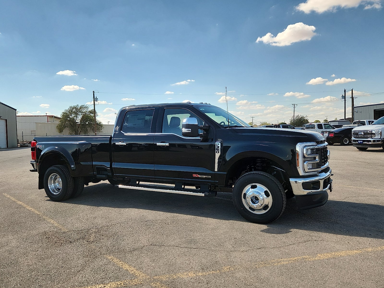 2027 Ford F-350SD Lariat DRW