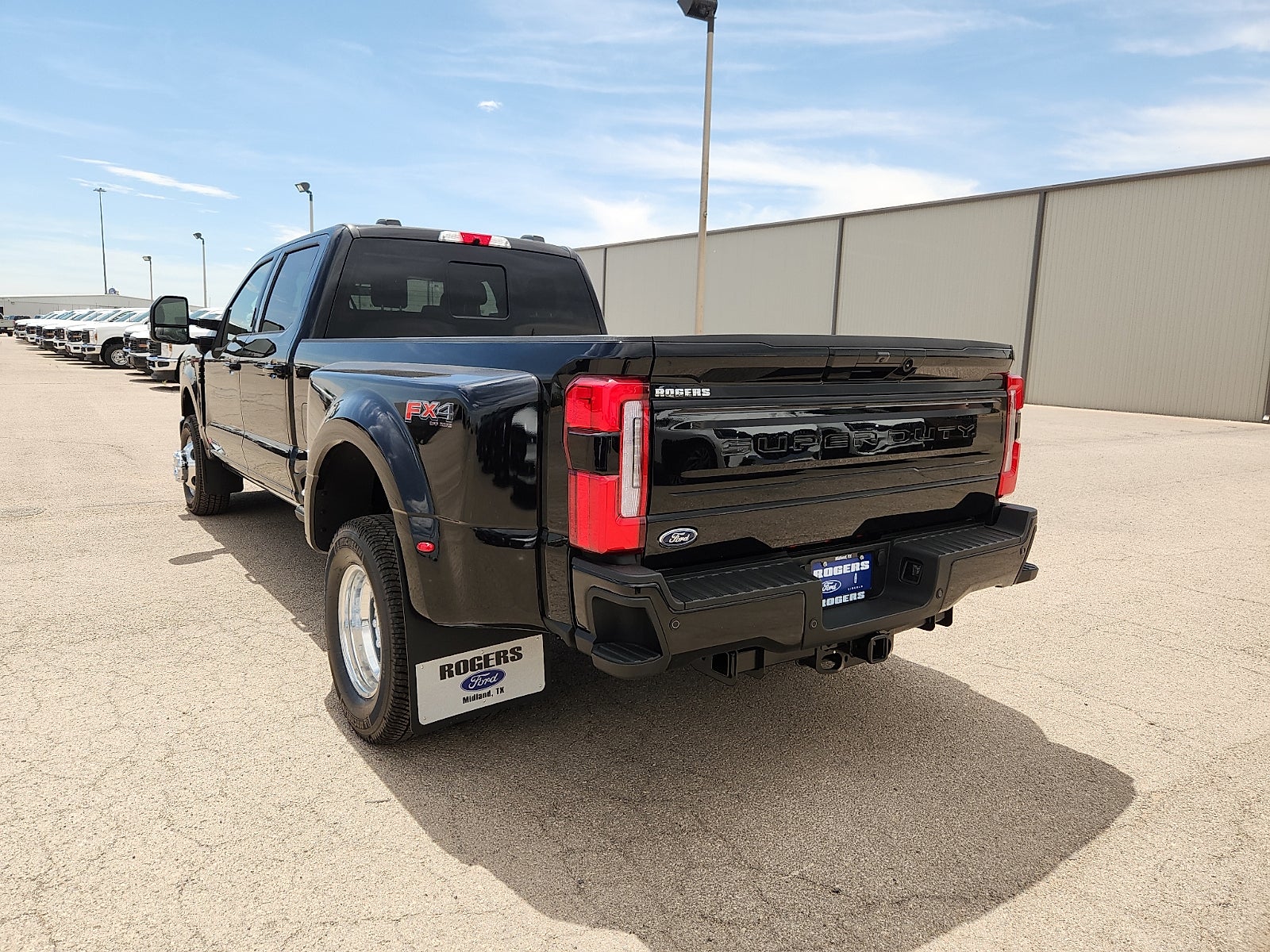 2026 Ford Super Duty F-350 DRW Platinum