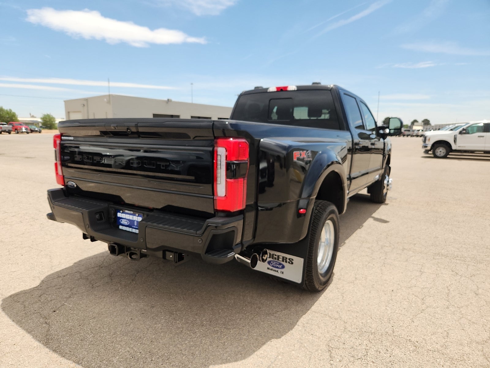 2026 Ford Super Duty F-350 DRW Platinum