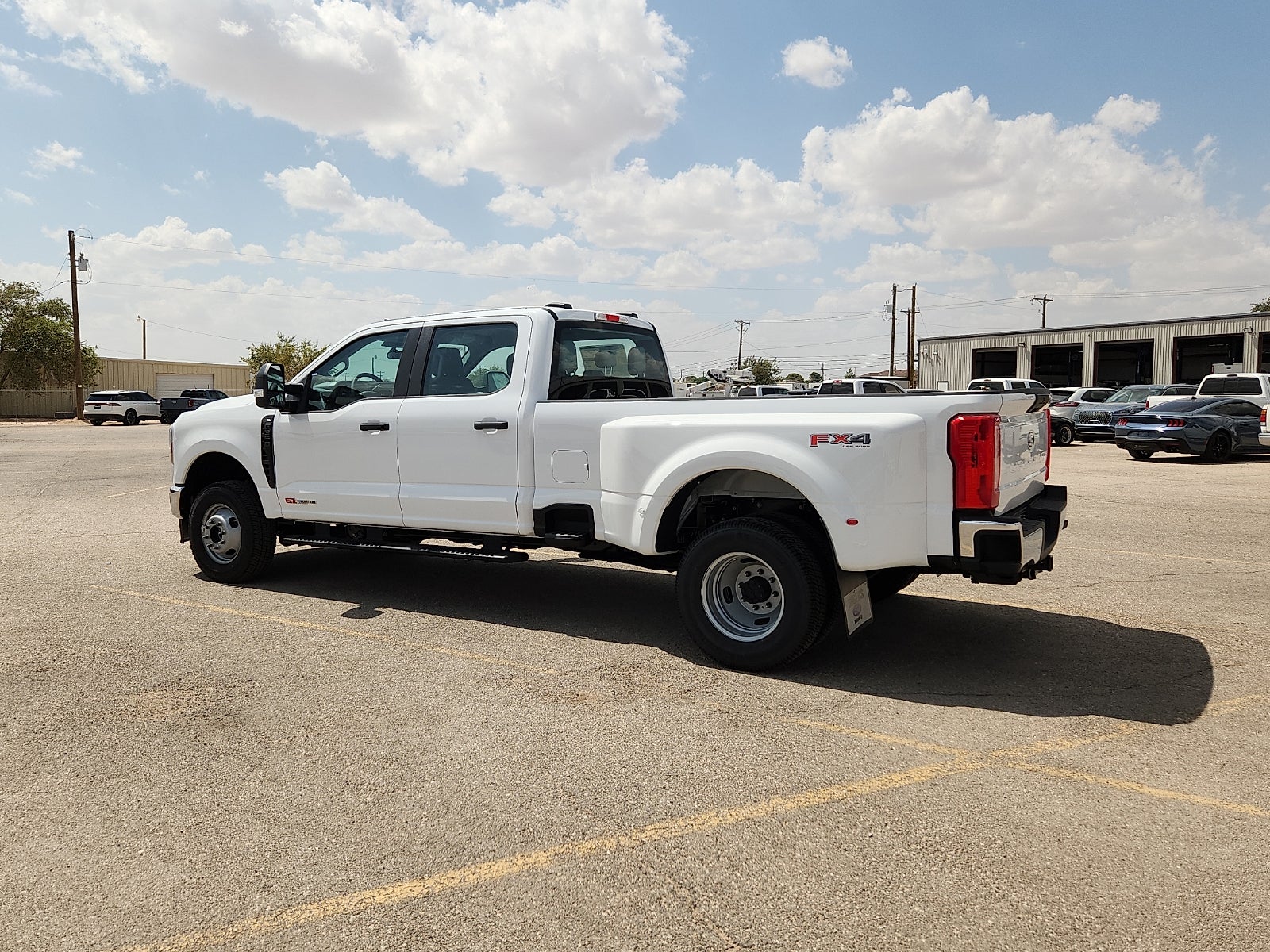 2027 Ford Super Duty F-350 DRW XL