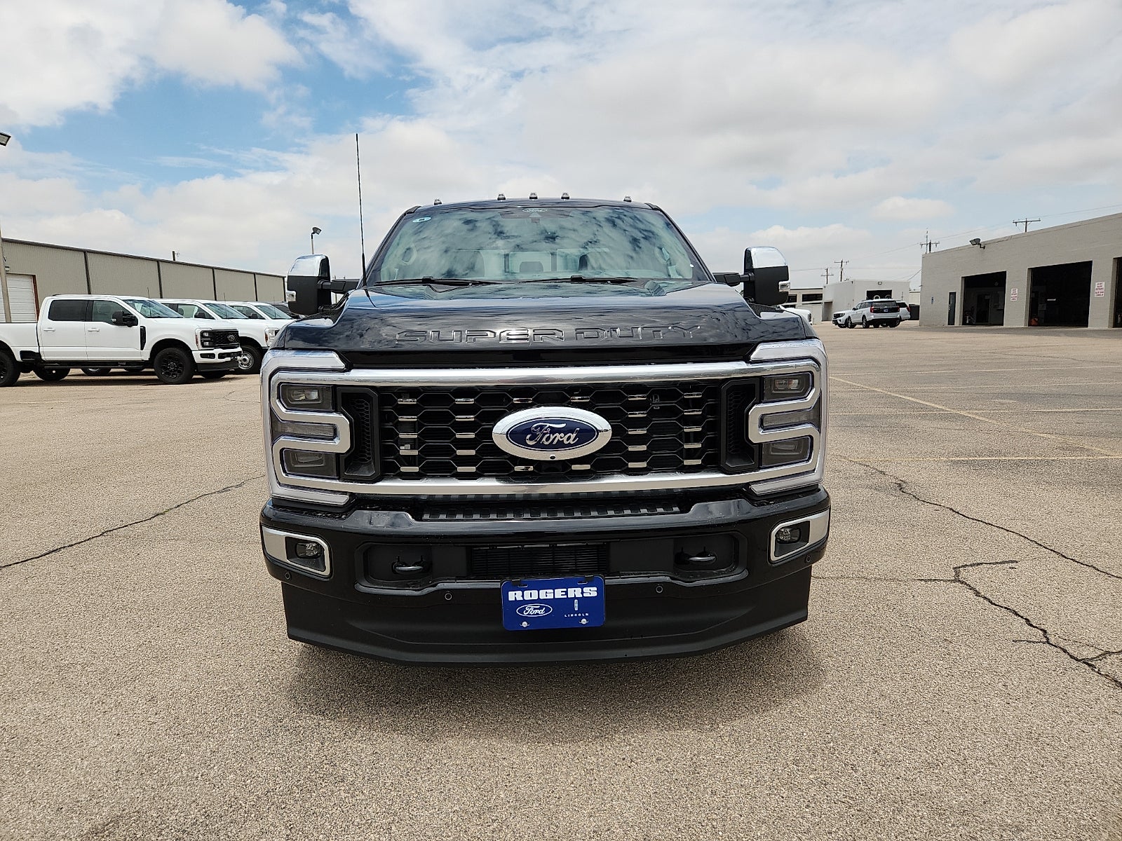 2026 Ford Super Duty F-350 DRW Platinum