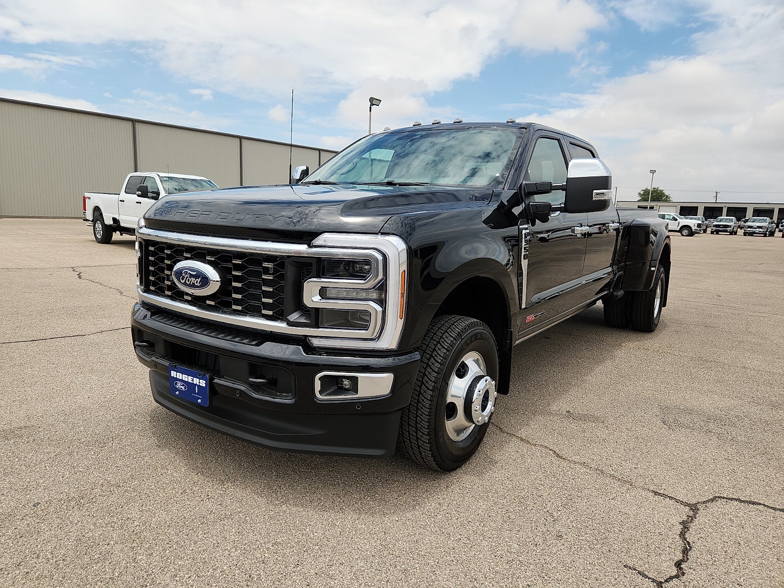 2026 Ford Super Duty F-350 DRW Platinum