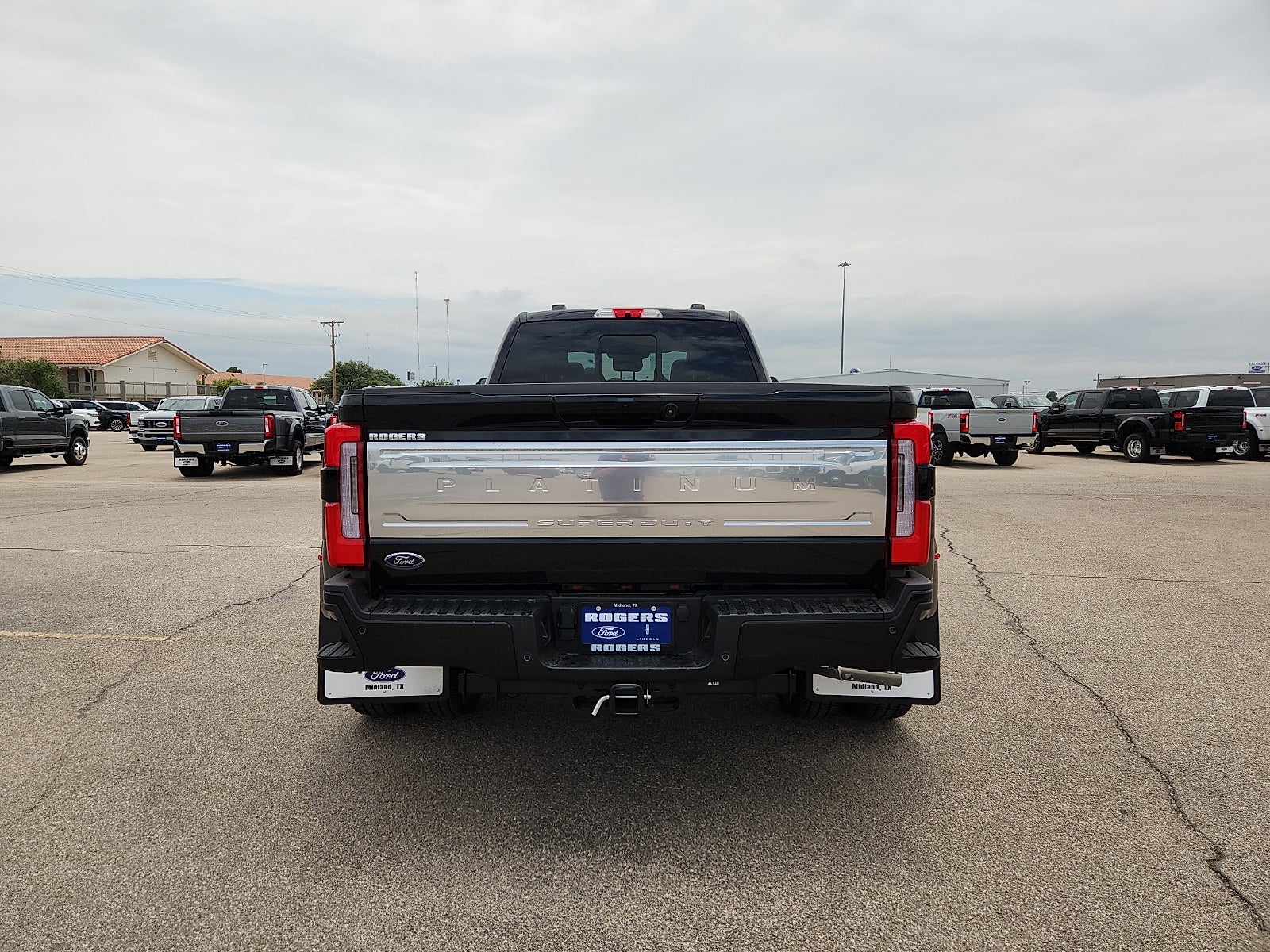 2026 Ford Super Duty F-350 DRW Platinum