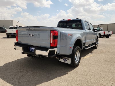 2027 Ford Super Duty F-350 DRW LARIAT