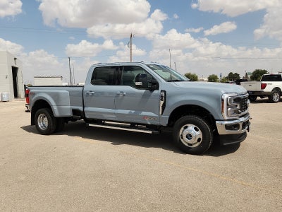 2027 Ford Super Duty F-350 DRW LARIAT