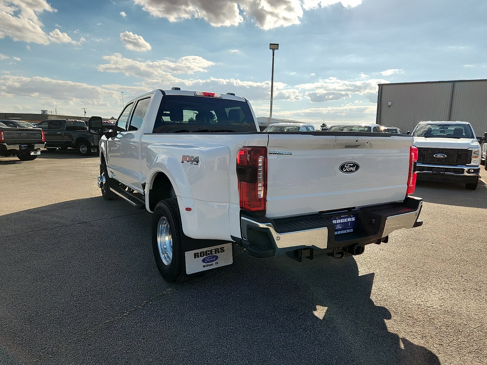 2027 Ford F-350SD XLT DRW