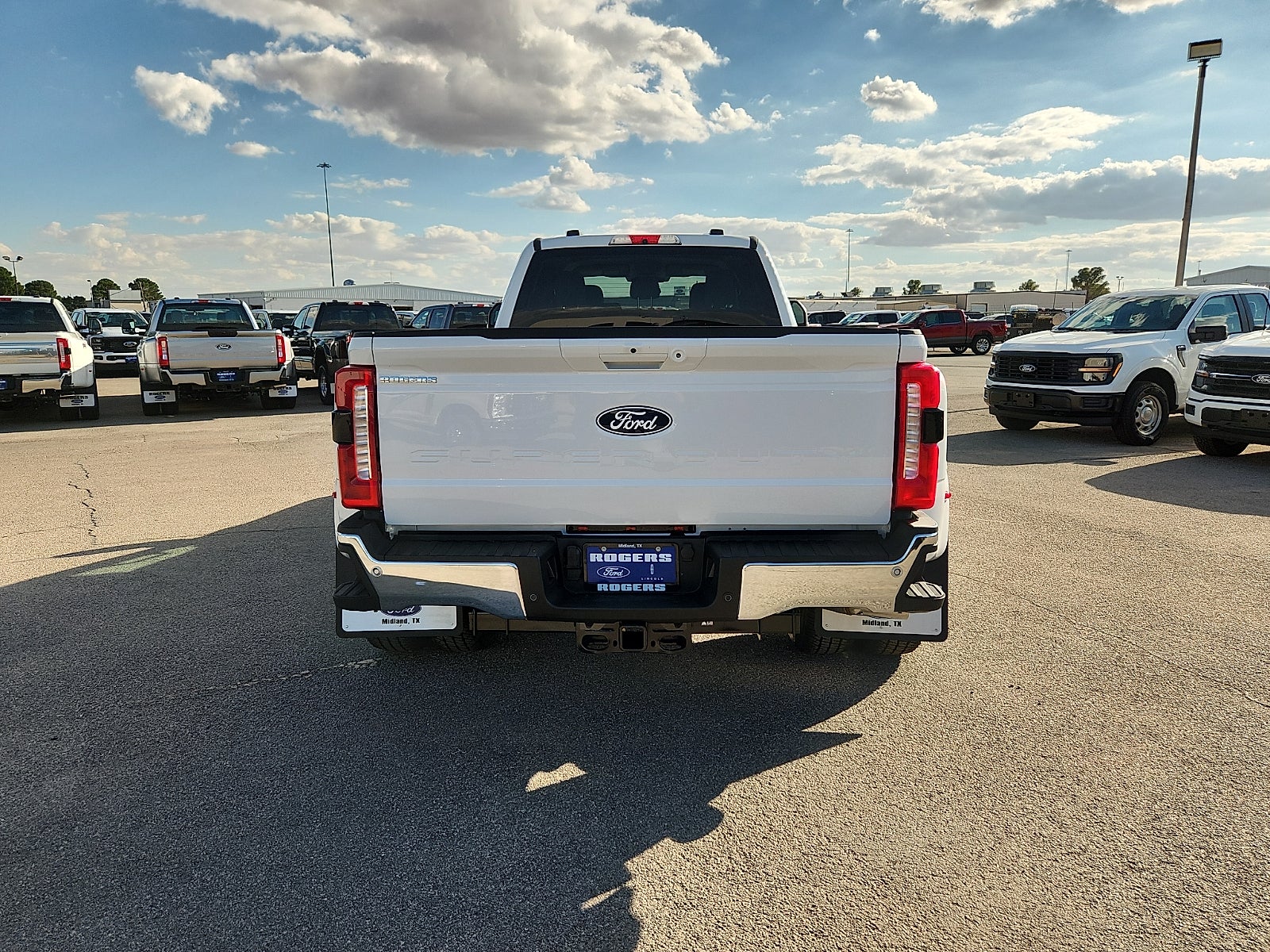 2027 Ford F-350SD XLT DRW
