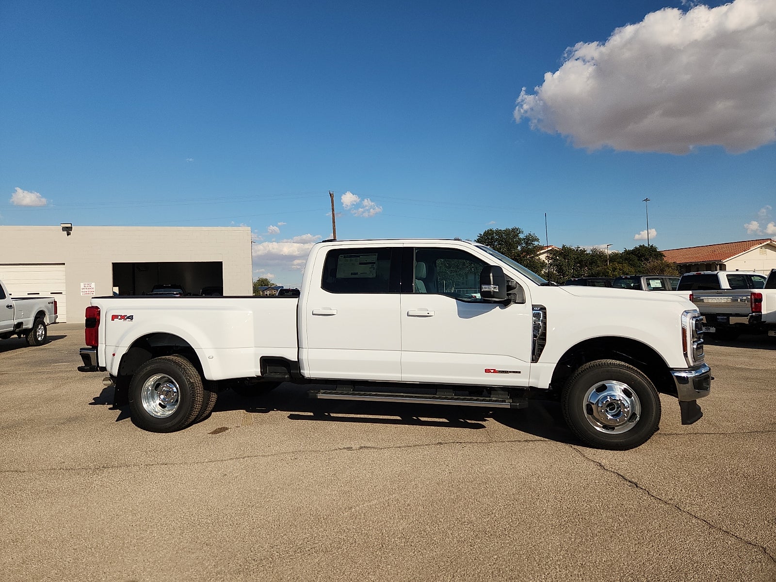 2027 Ford F-350SD XLT DRW
