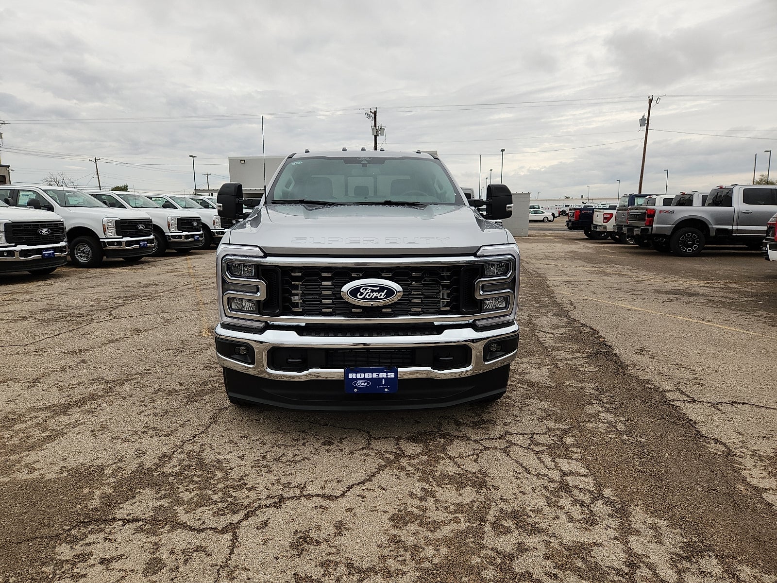 2027 Ford F-350SD Lariat DRW