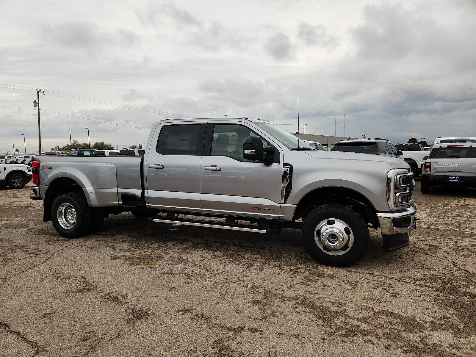 2027 Ford F-350SD Lariat DRW