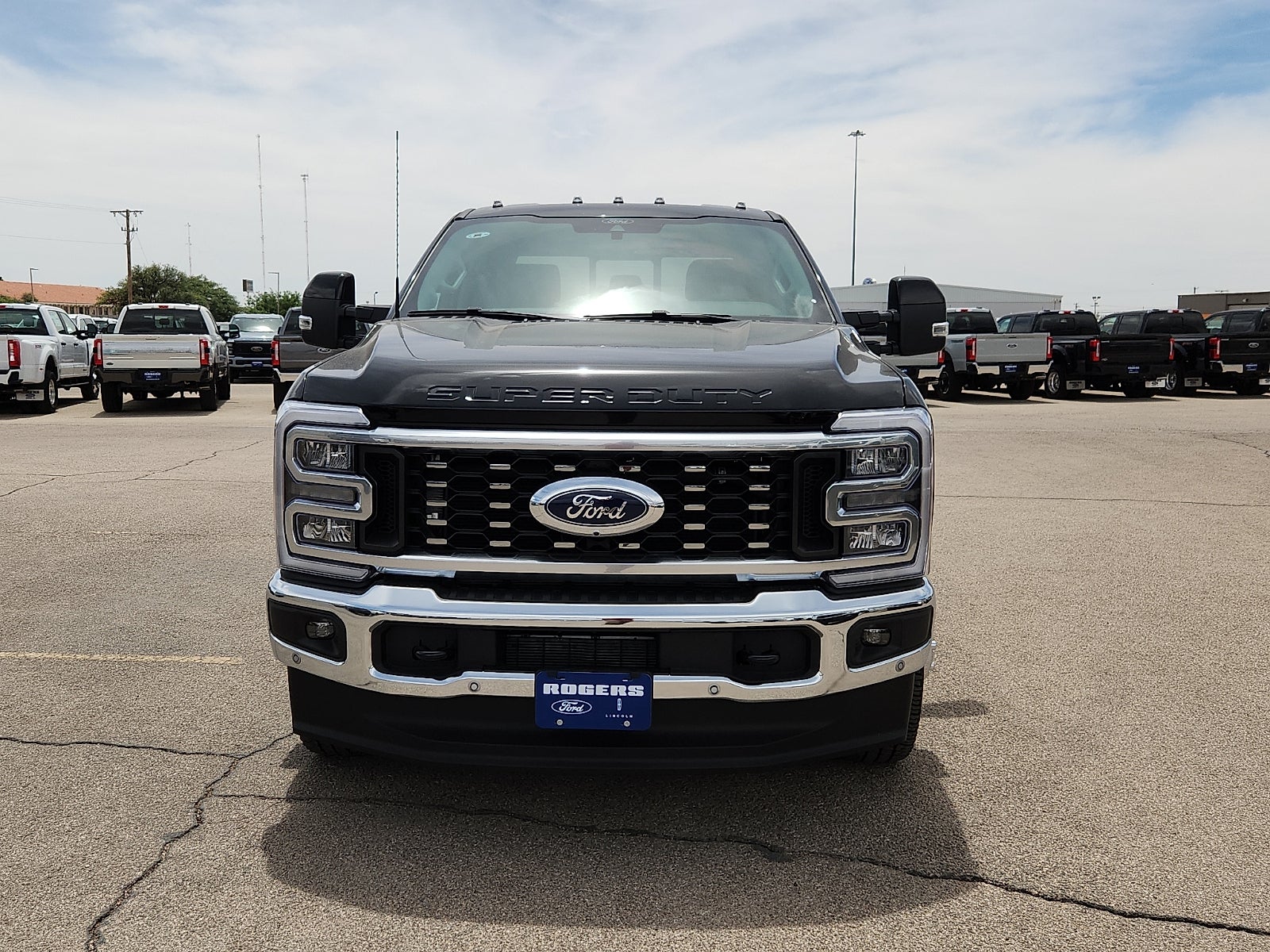 2026 Ford Super Duty F-350 DRW LARIAT