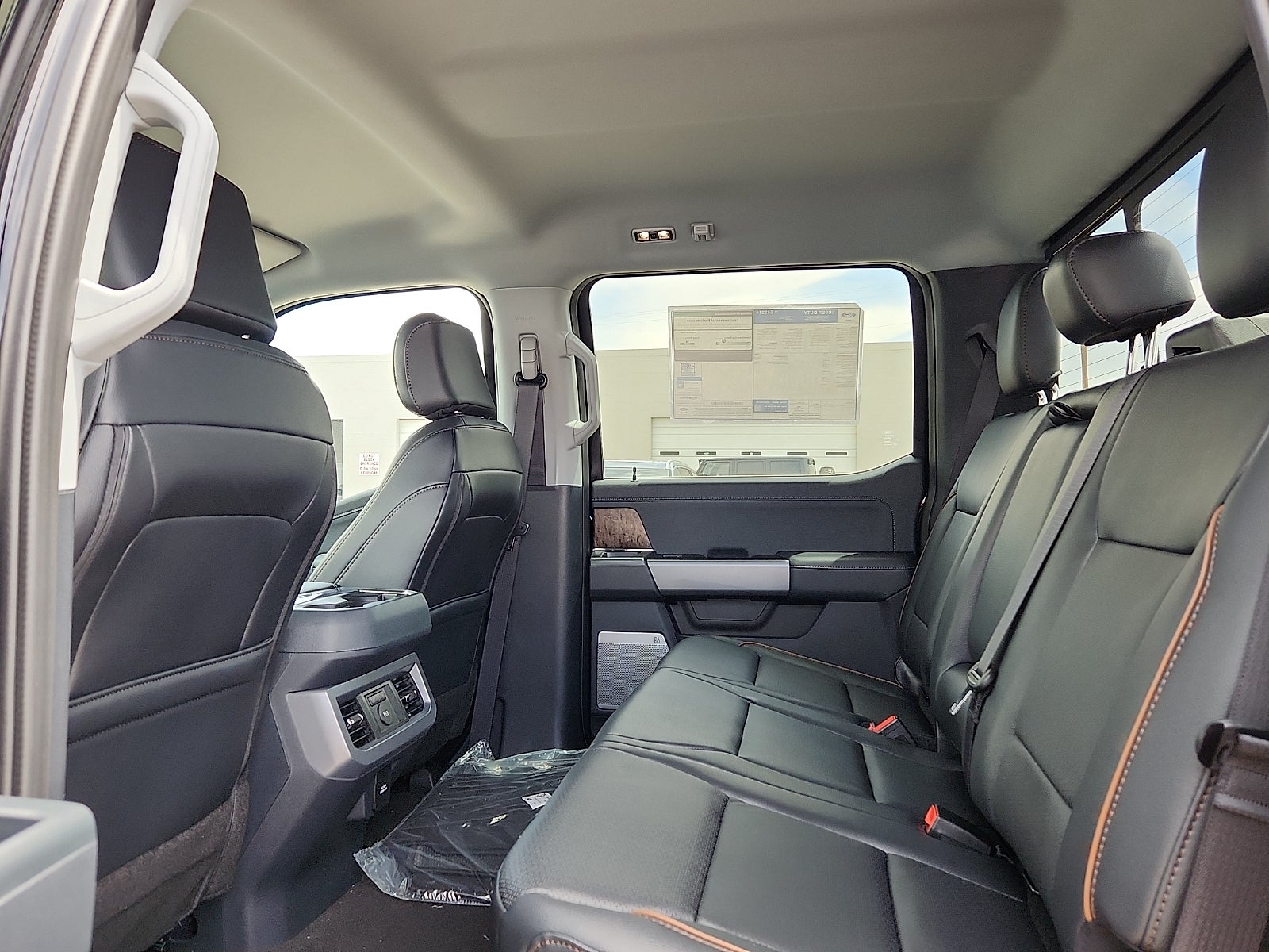 2026 Ford Super Duty F-350 DRW LARIAT