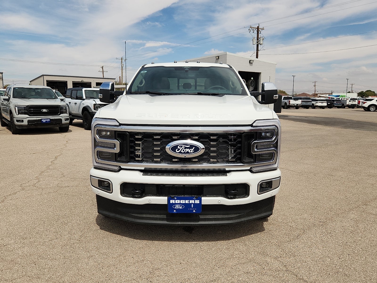 2027 Ford Super Duty F-350 DRW Platinum