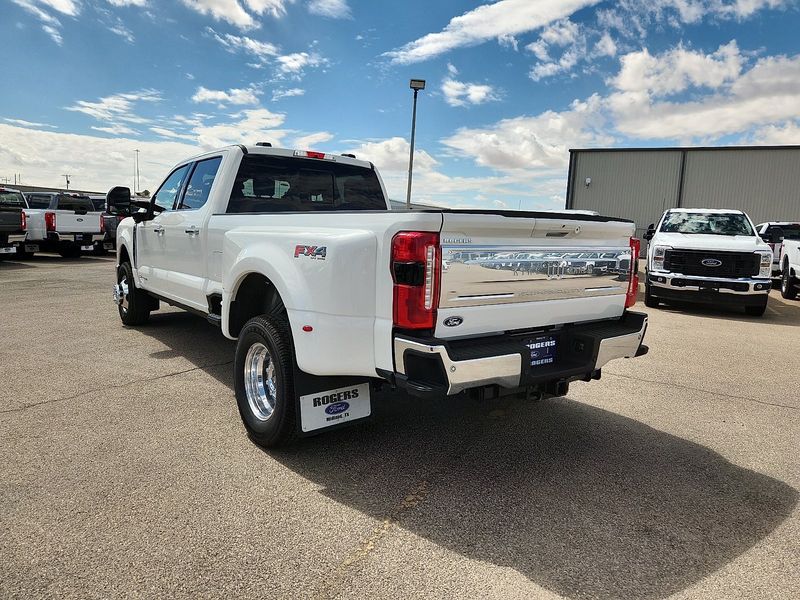 2027 Ford F-350SD King Ranch DRW