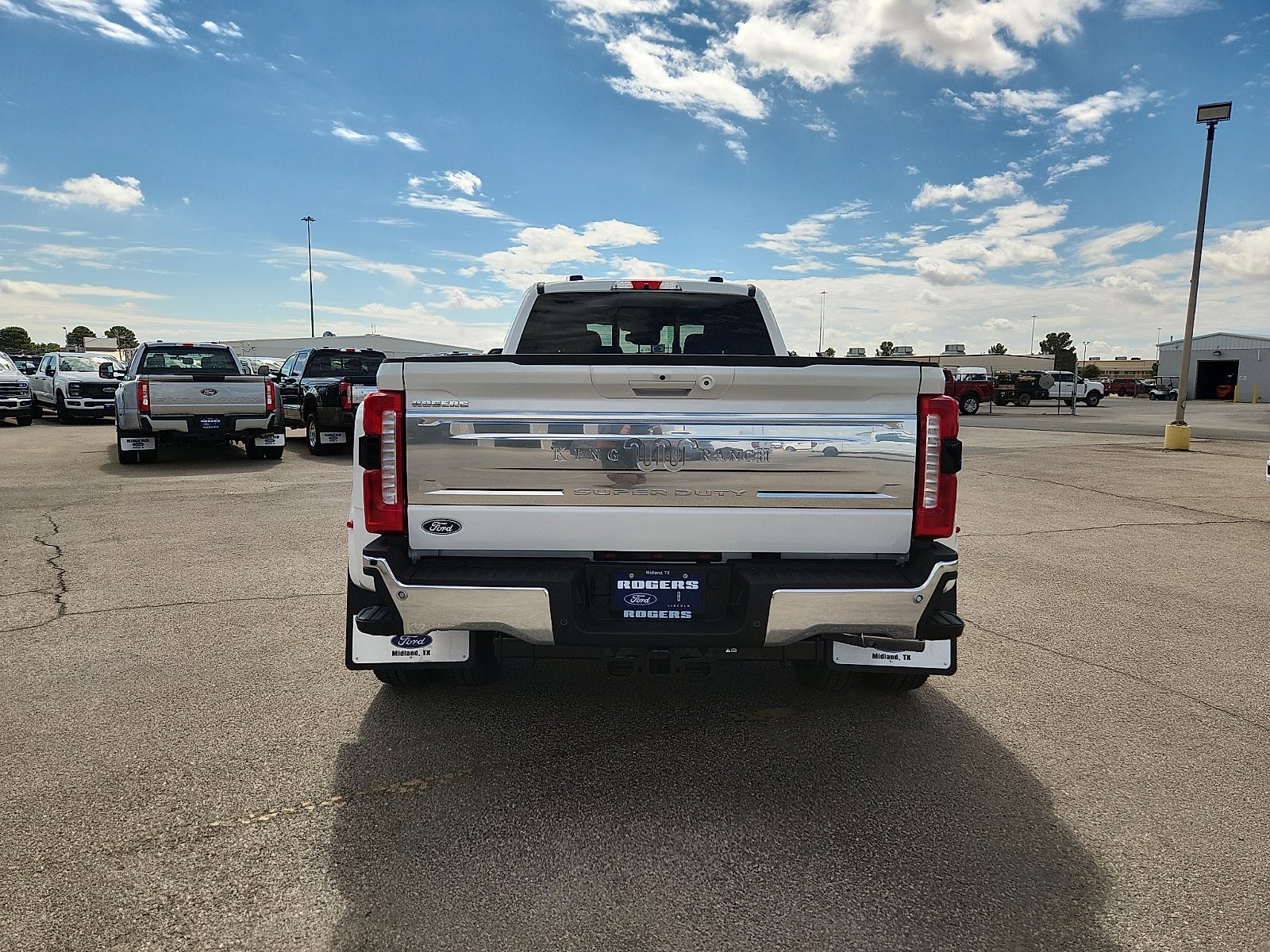 2027 Ford F-350SD King Ranch DRW