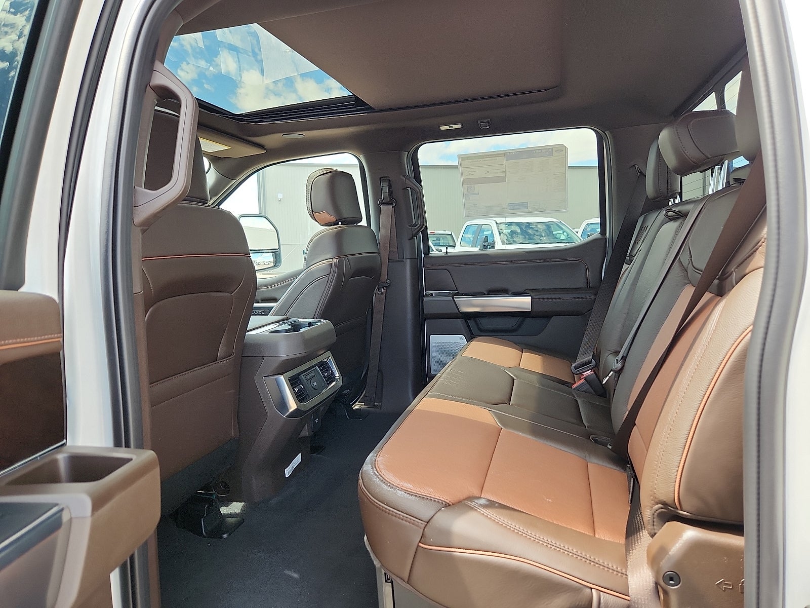 2027 Ford F-350SD King Ranch DRW
