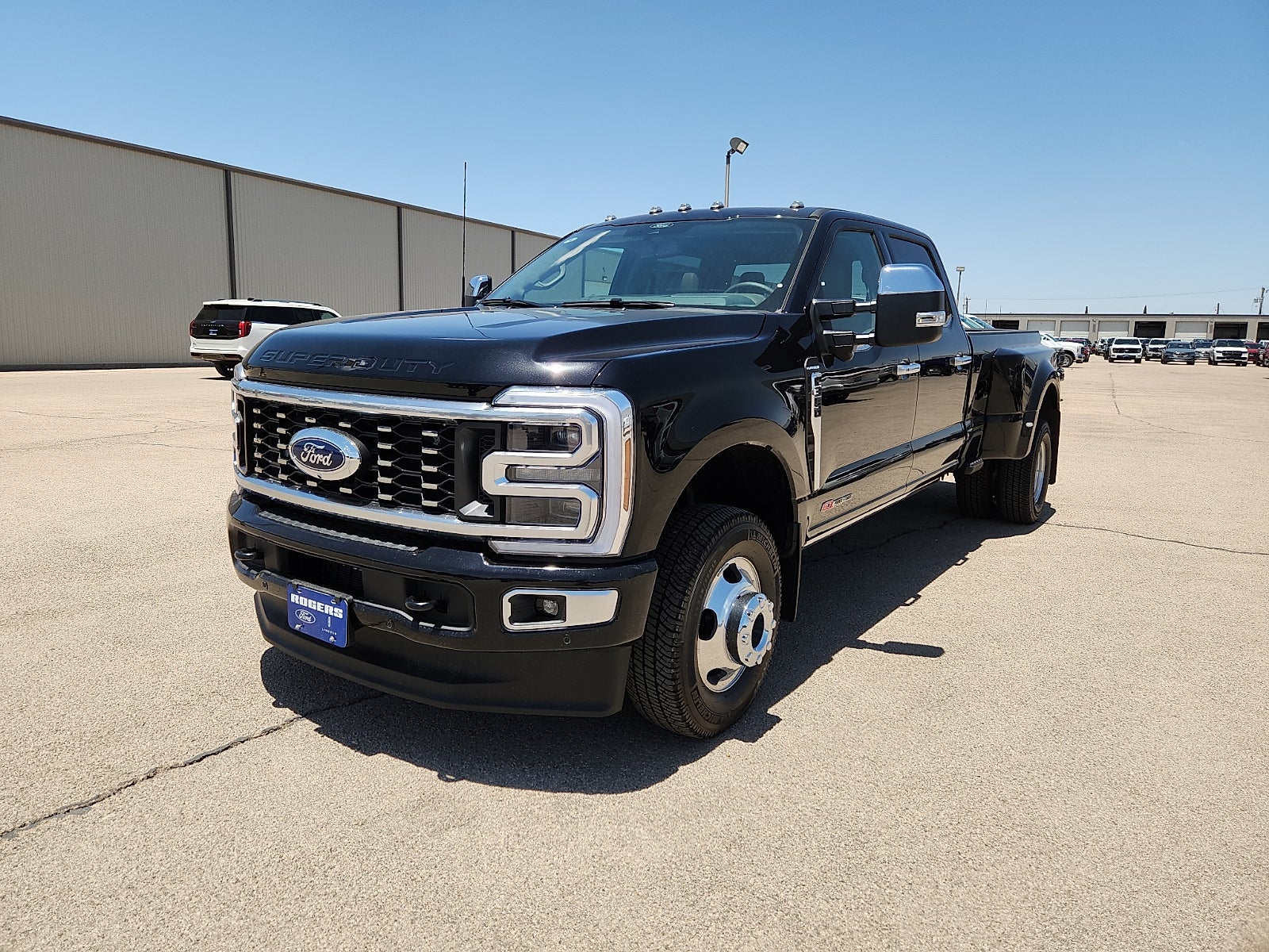 2026 Ford Super Duty F-350 DRW Platinum