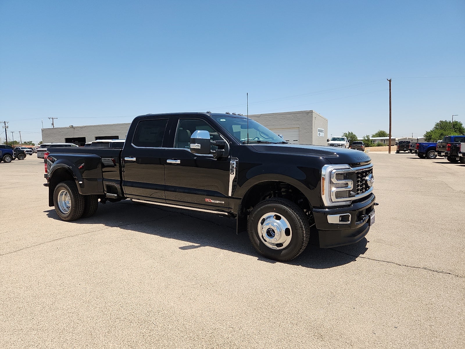 2026 Ford Super Duty F-350 DRW Platinum