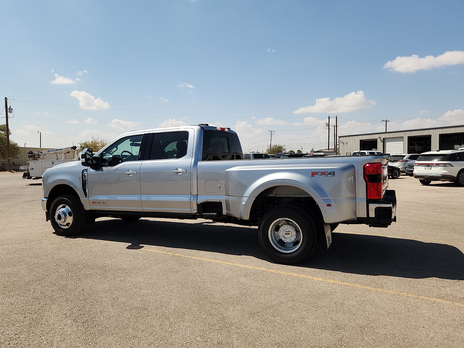 2027 Ford Super Duty F-350 DRW XL