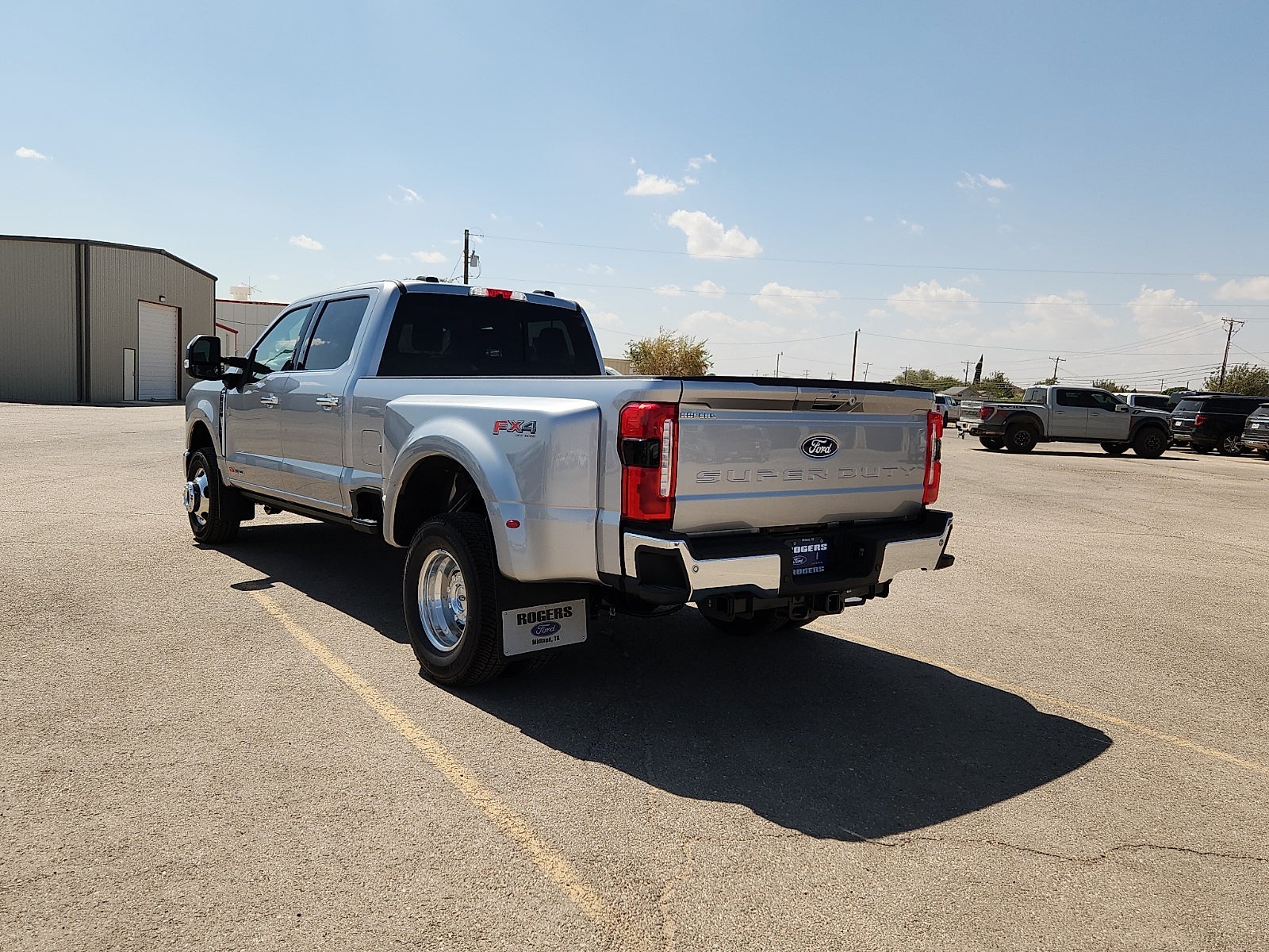 2027 Ford Super Duty F-350 DRW XL
