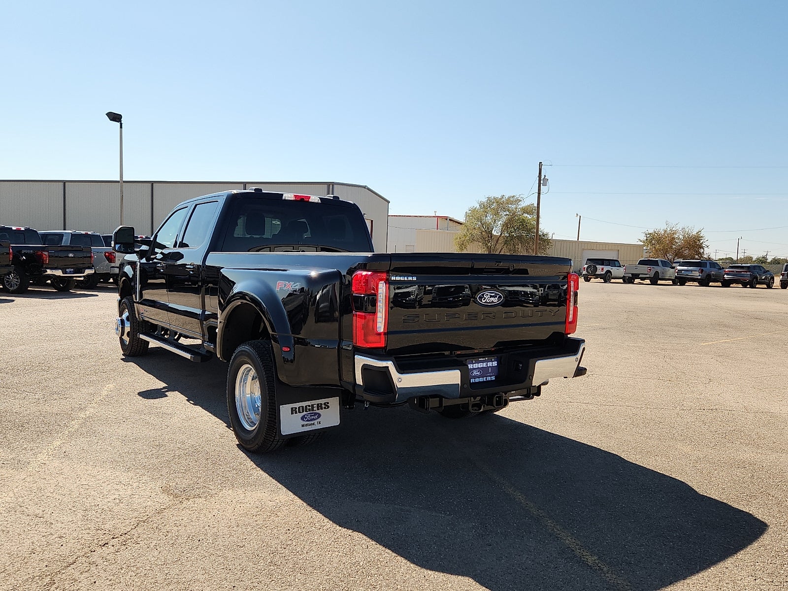 2027 Ford F-350SD Lariat DRW