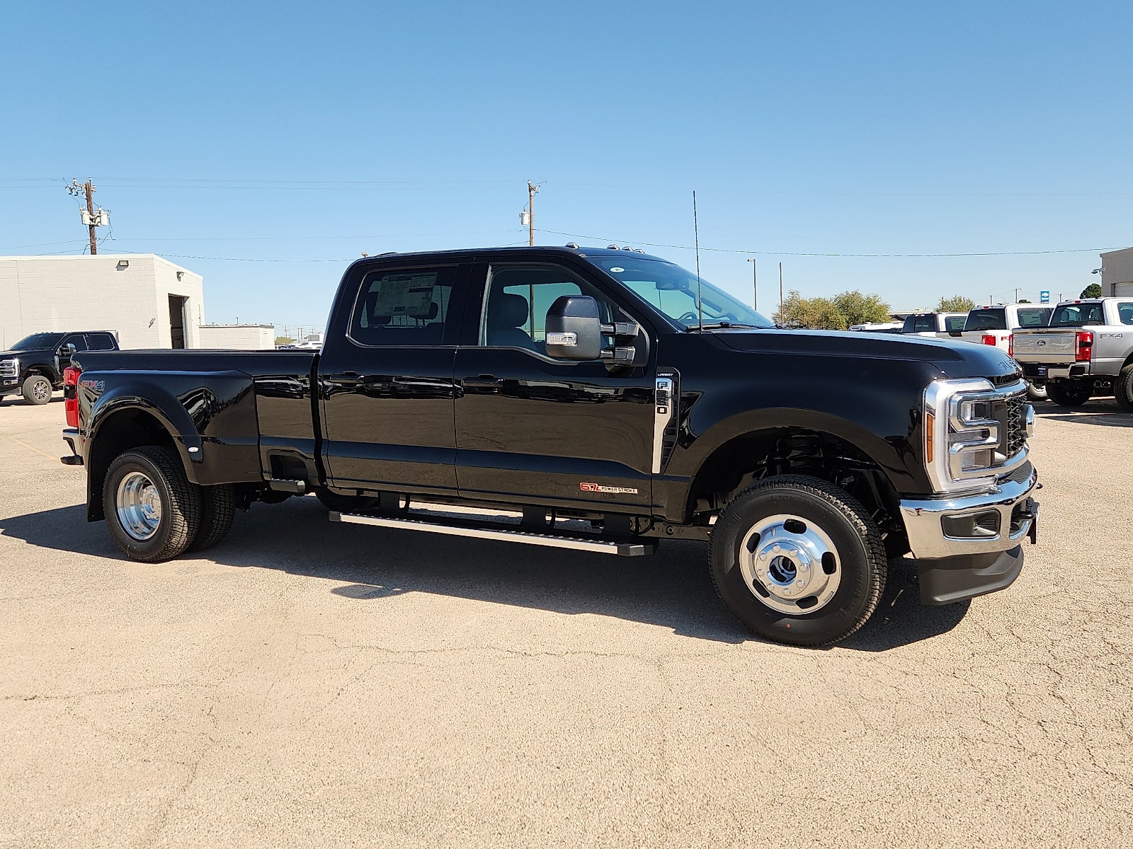 2027 Ford F-350SD Lariat DRW