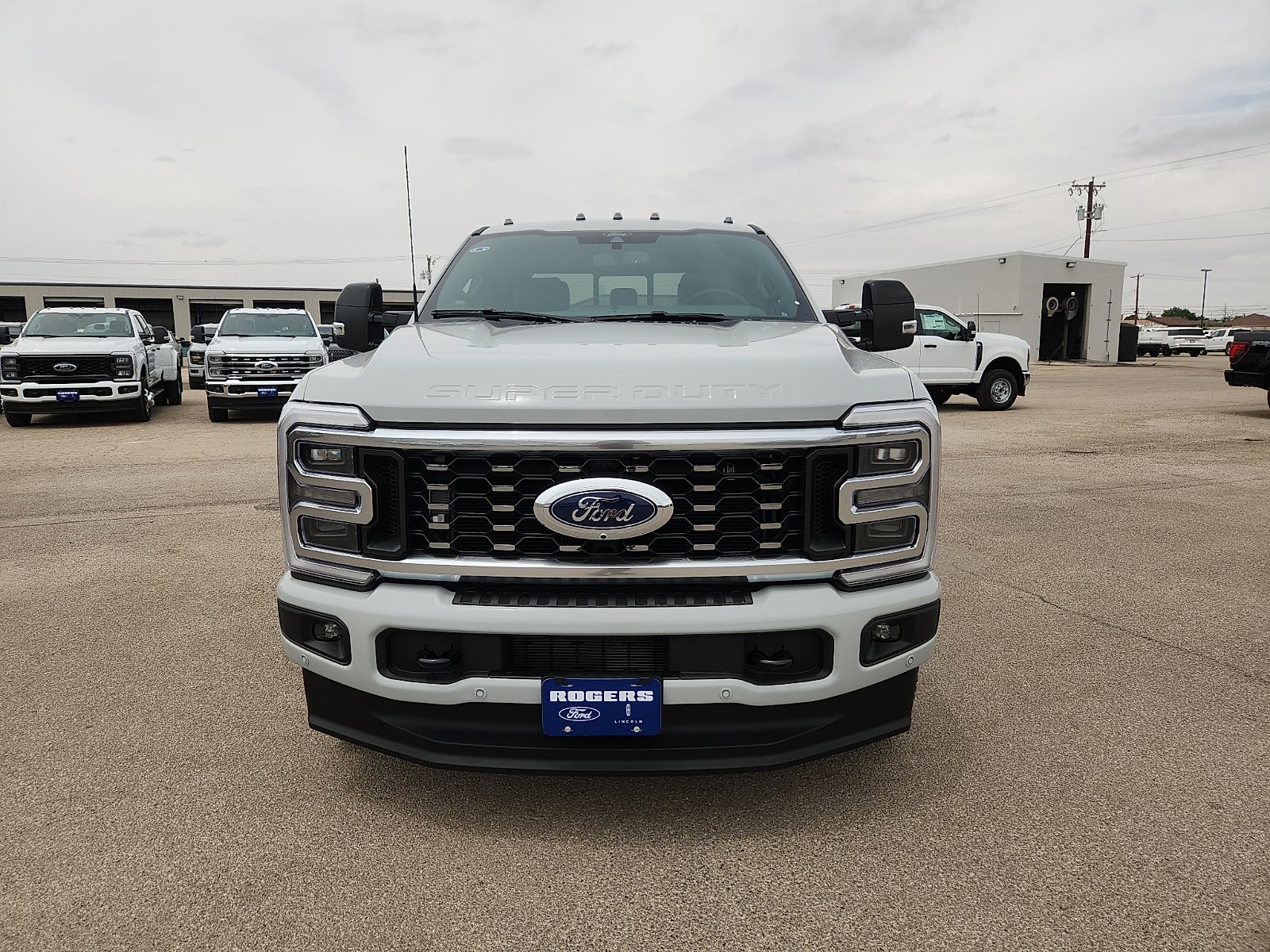 2026 Ford Super Duty F-350 DRW Platinum