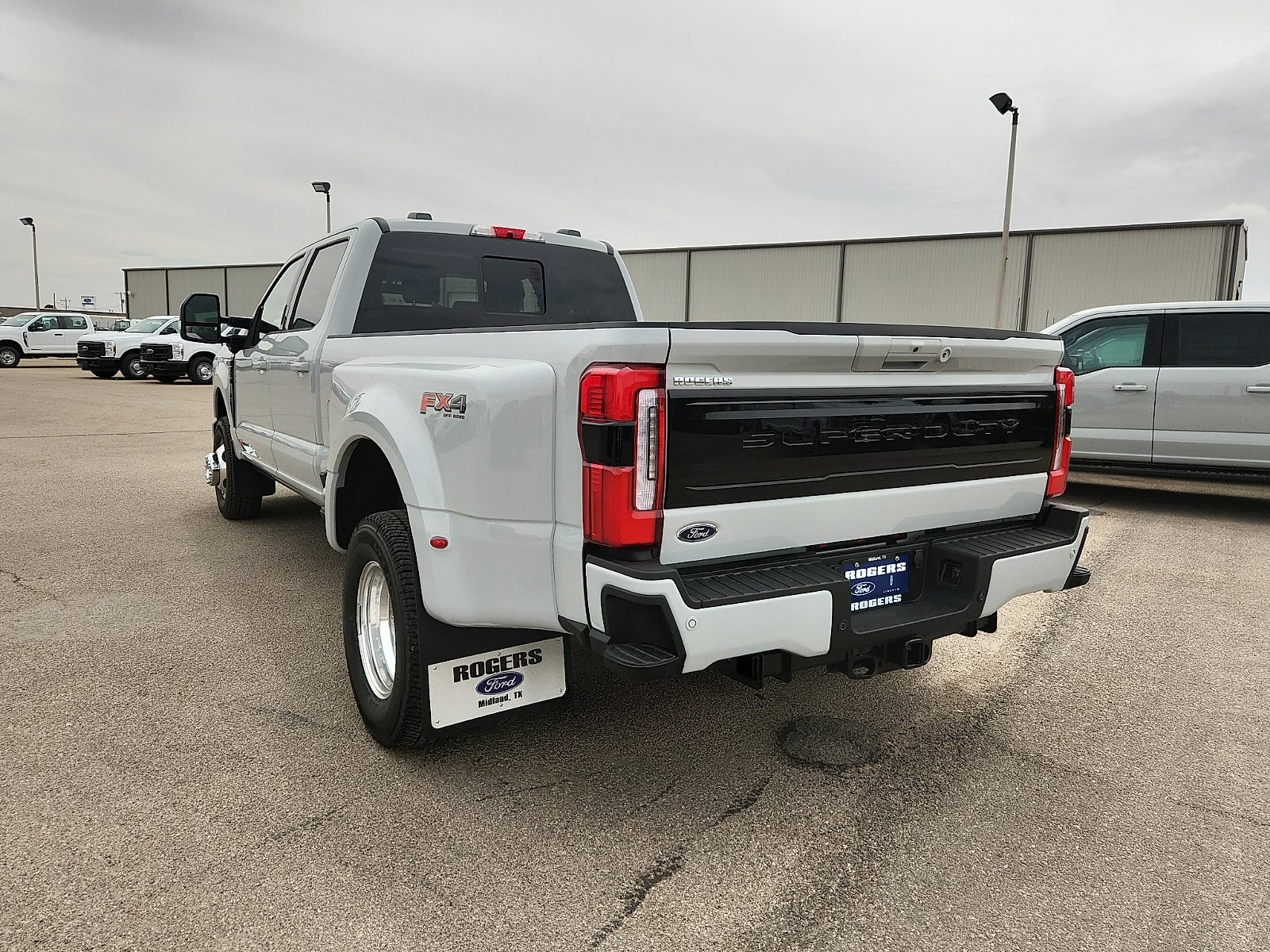 2026 Ford Super Duty F-350 DRW Platinum
